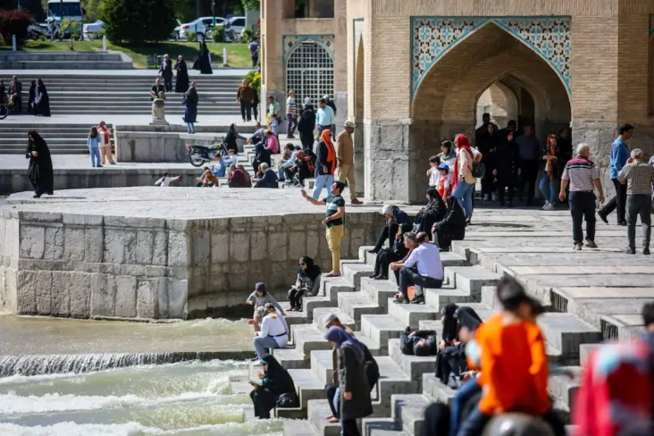 Apa itu Yahudi Isfahan...