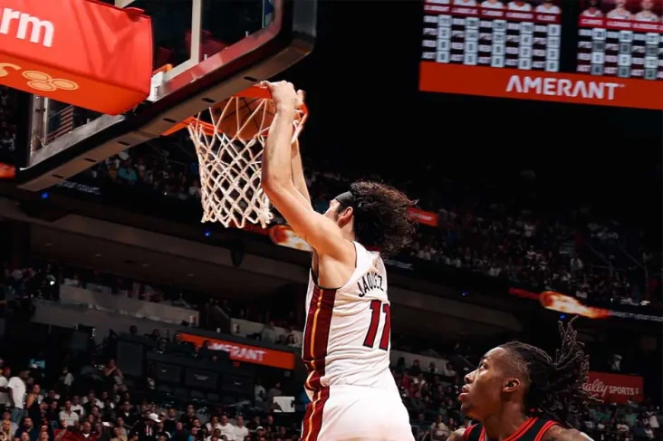 Hasil NBA Play-In 2023/2024:...