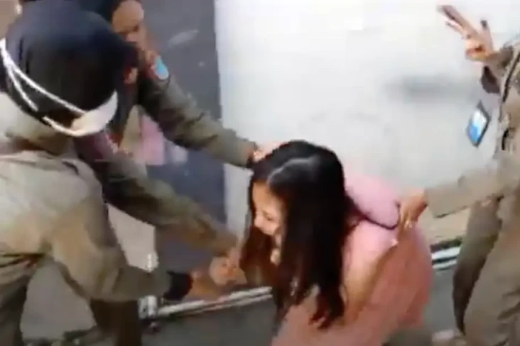 Modus Bercinta Siang...