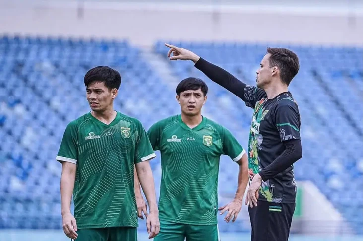 Persebaya Lolos Degradasi...