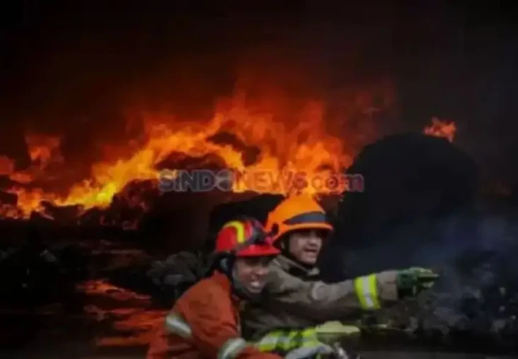 4 Ruko dan 1 Mobil di...