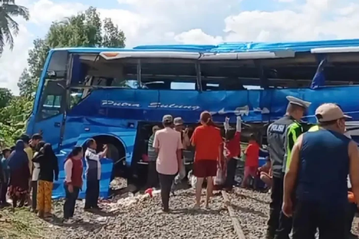 Brak! Bus Putra Sulung...