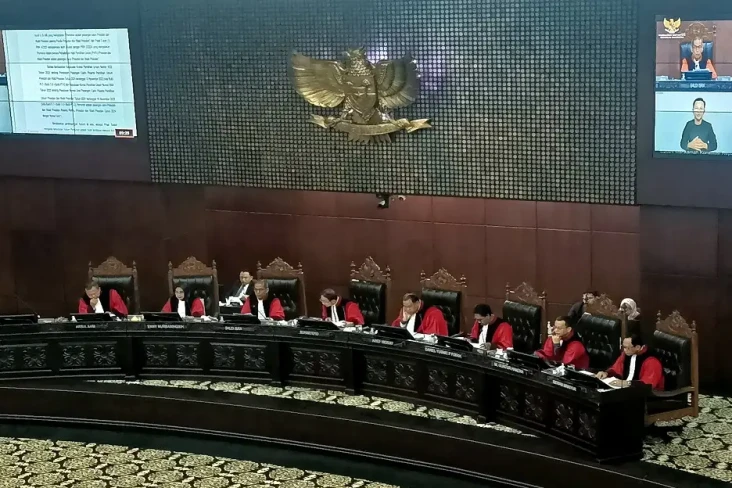 MK: Gus Miftah Bagi-bagi...