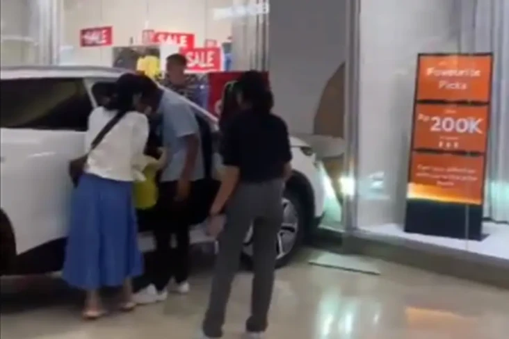 Viral! Anak Kecil Menabrakkan...