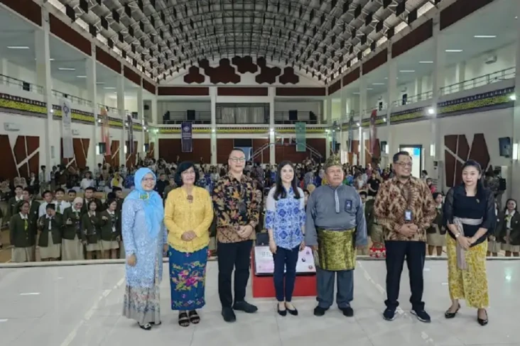 Buka Seminar di Poltekpar,...