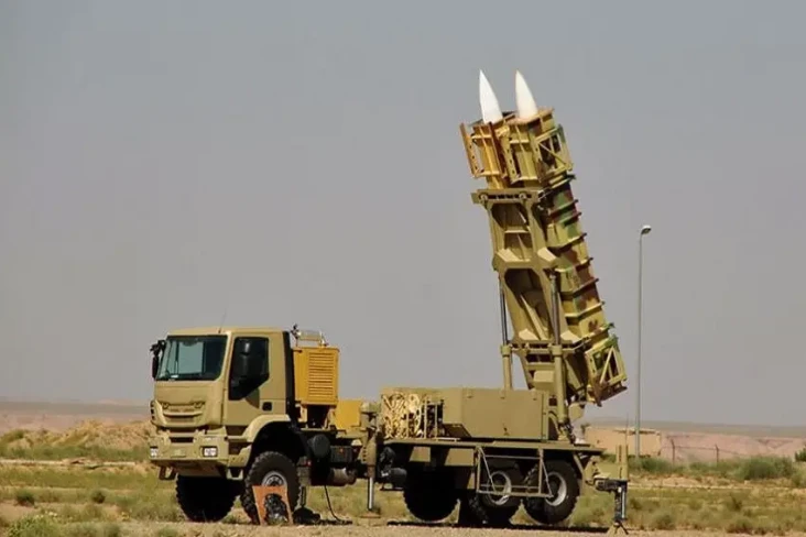 Iran Luncurkan Senjata...