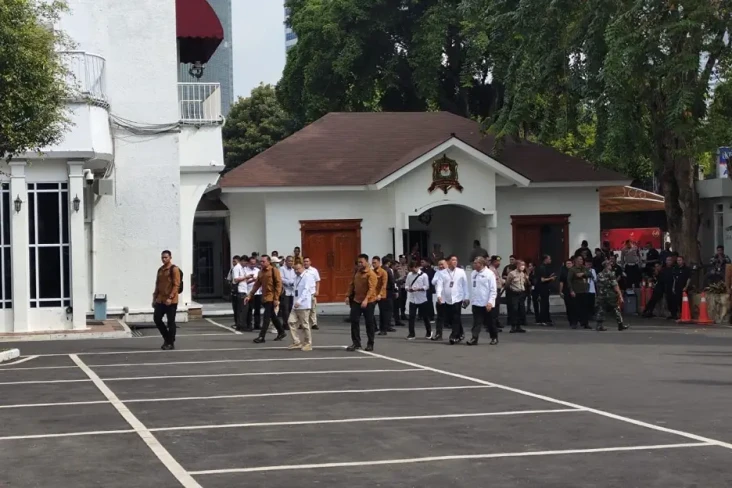 Sejumlah Menteri Hadiri...