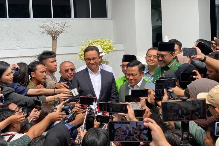 Jelang Penetapan Prabowo-Gibran,...