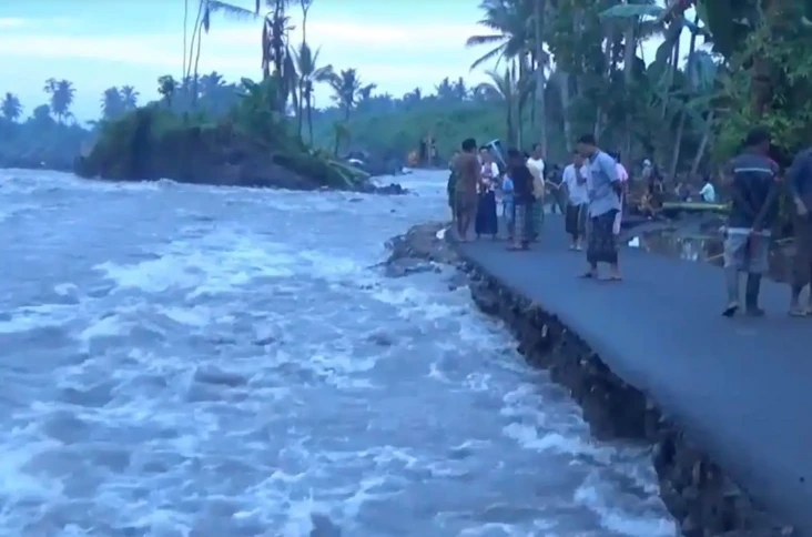 Banjir Lahar Dingin...