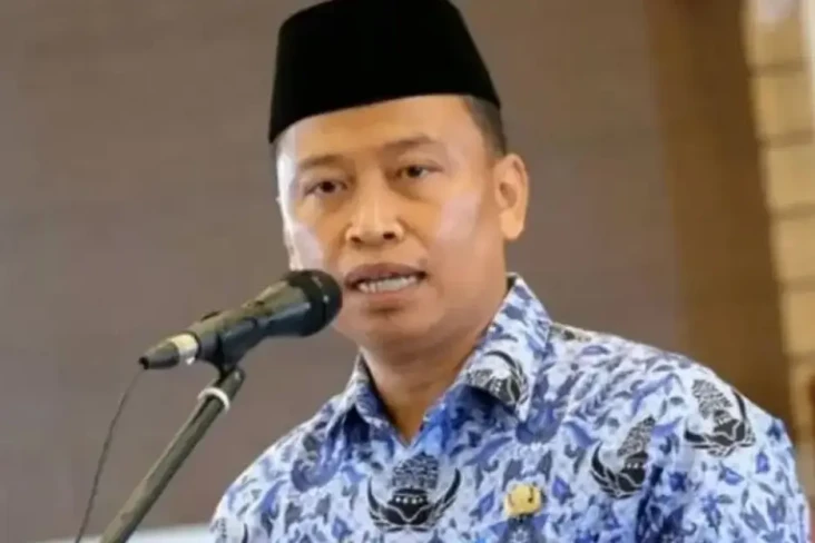 Profil Supian Suri,...