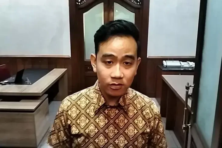 Gibran Jawab Isu Berlabuh...