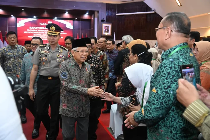Hadiri Rakernas BKKBN,...