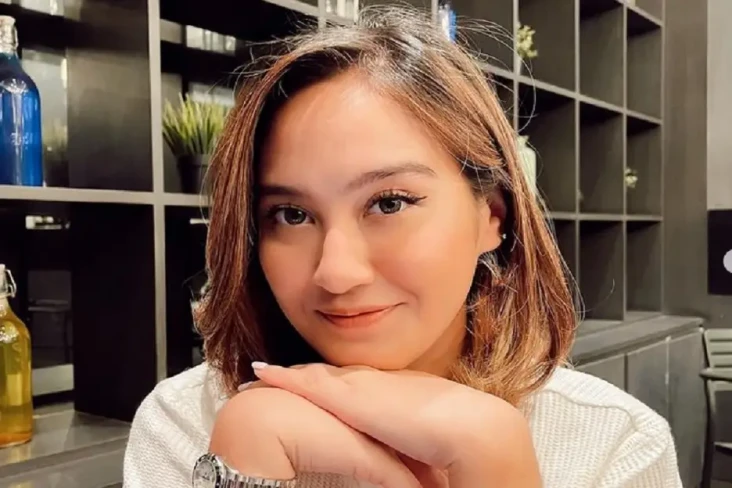 Profil Salshabilla Adriani,...