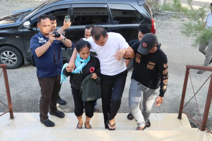Keluar Rumah Sakit,...