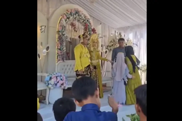Viral! Pengantin Wanita...