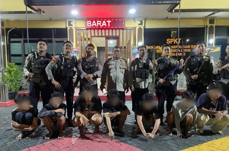 12 Remaja Diamankan,...