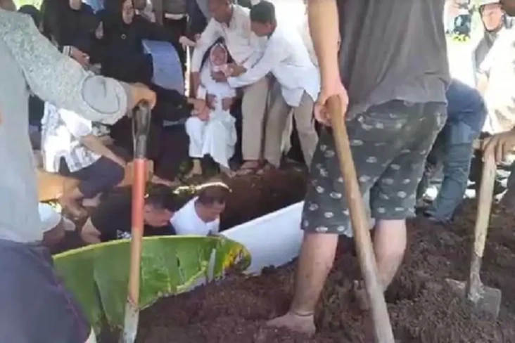 Minta Polisi Usut Tuntas...