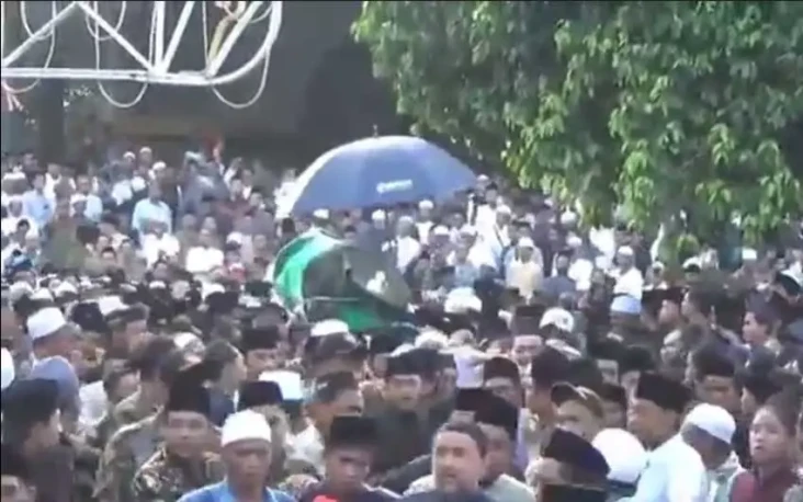 Ribuan Warga NU Iringi...