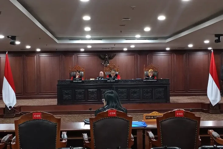 Anwar Usman Digantikan...