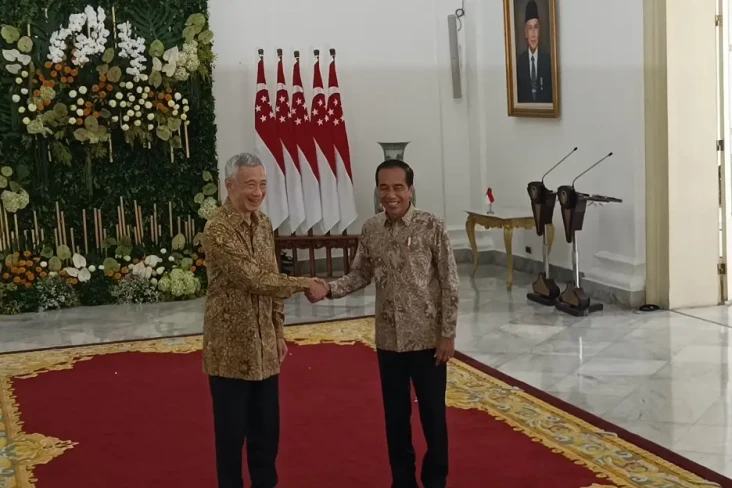 Presiden Jokowi Terima...