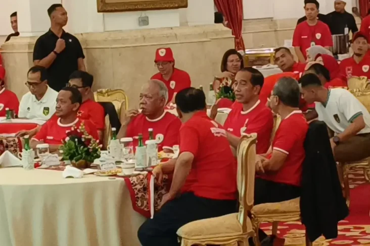 Momen Jokowi Nobar Indonesia...