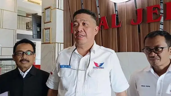 Rapat Konsolidasi di...