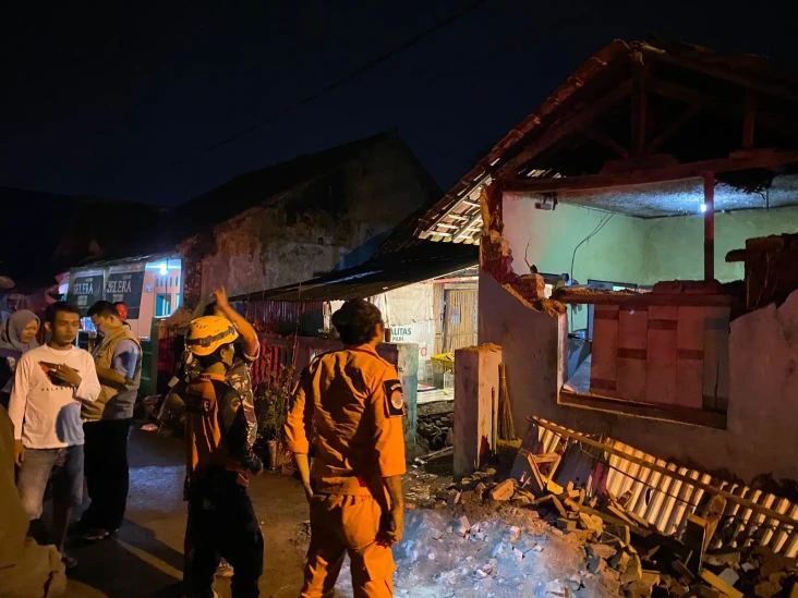 BNPB: Gempa Garut Rusak...