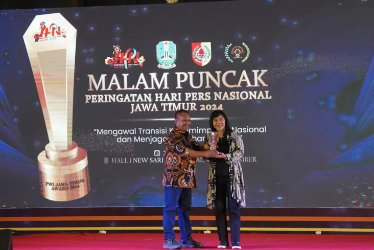Raih PWI Jatim Award...