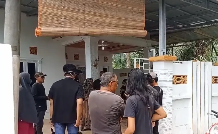 Merasa Tertipu, Puluhan...