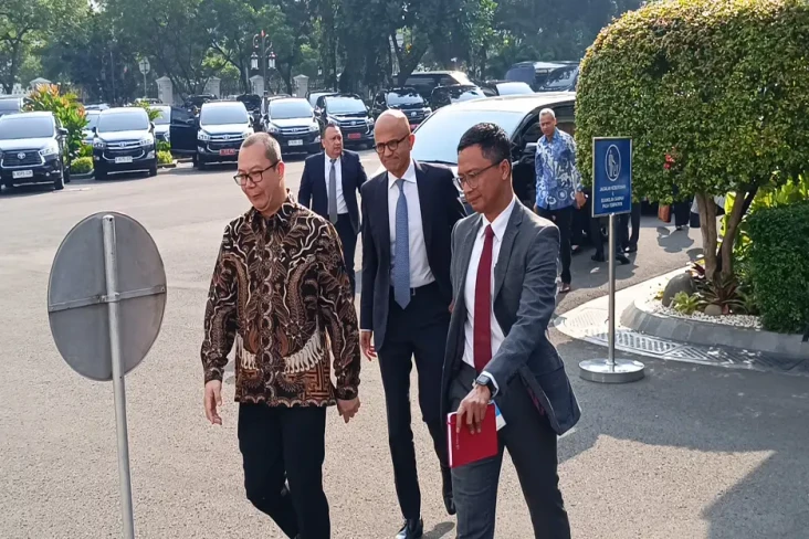 CEO Microsoft Temui...