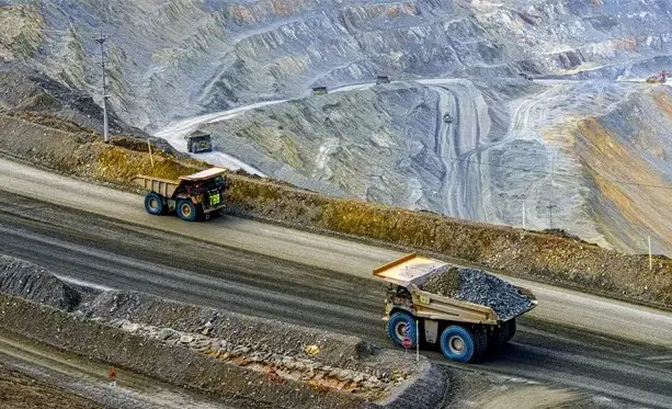 Laba Amman Mineral Anjlok...