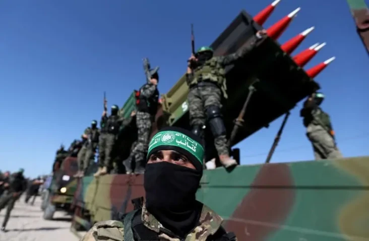 Hamas Pertimbangkan...