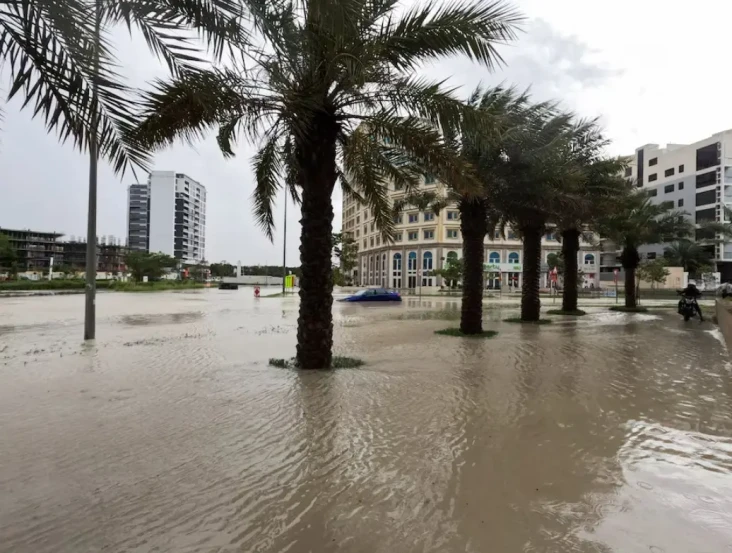 UAE Bersiap Hadapi Banjir...