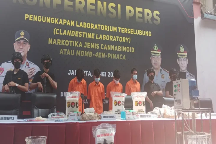 Ungkap Pabrik Narkoba...