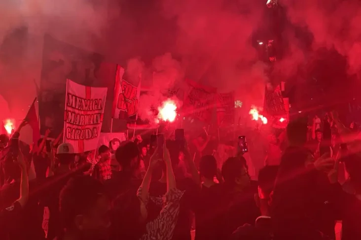 Kemeriahan Suporter...