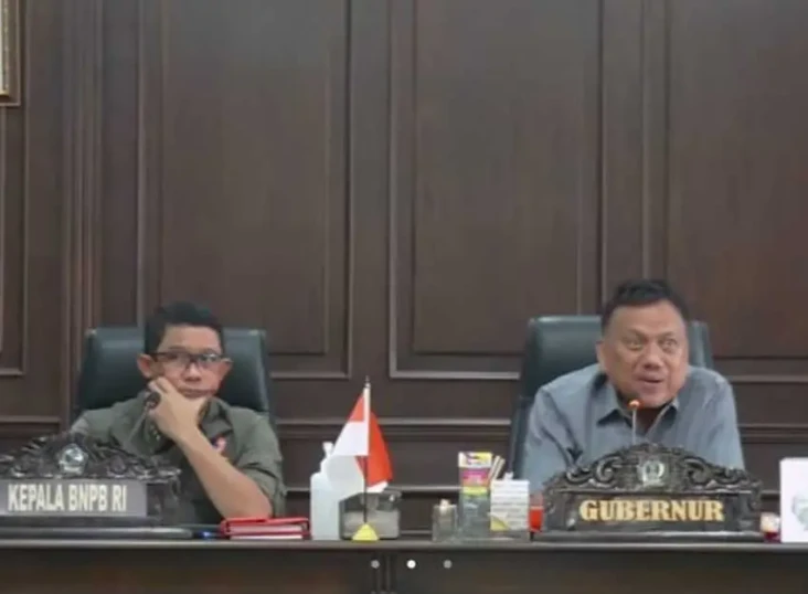 Warga 2 Desa di Kaki...