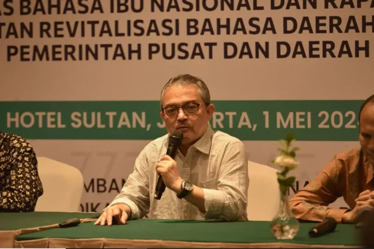 Lestarikan Bahasa Daerah,...