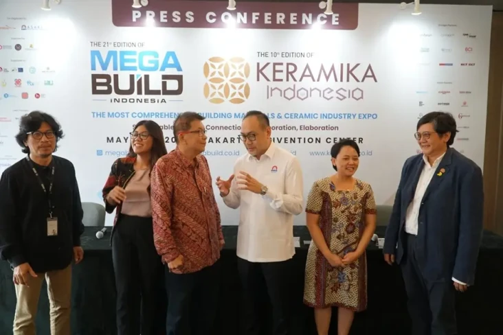 Masuki Era Baru, Industri...
