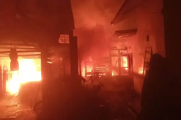Kebakaran Bedeng dan...