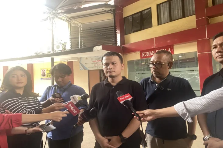 Keluarga Duga Pelaku...
