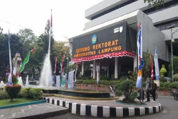 12 PTN Luar Jawa Akreditasi...