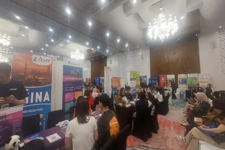 Pameran Pendidikan Bantu...
