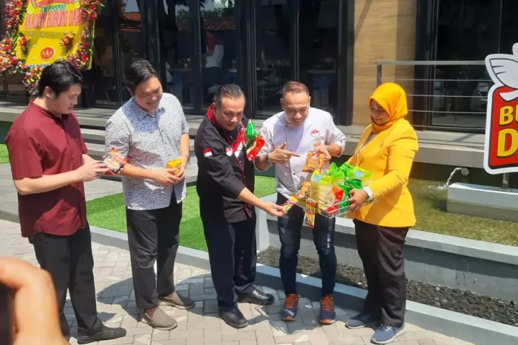 Akademi Burung Dara,...
