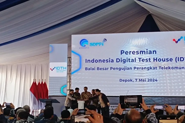 Jokowi Resmikan Pusat...