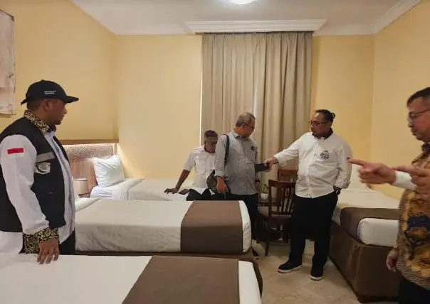 Menag Yaqut Cek Hotel...