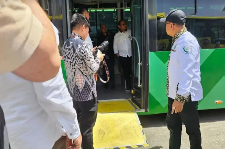 Gus Men Cek Bus Salawat...