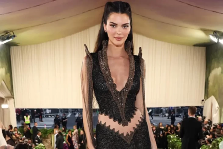 Kendall Jenner Tampil...