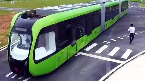 Kereta Tanpa Rel di...