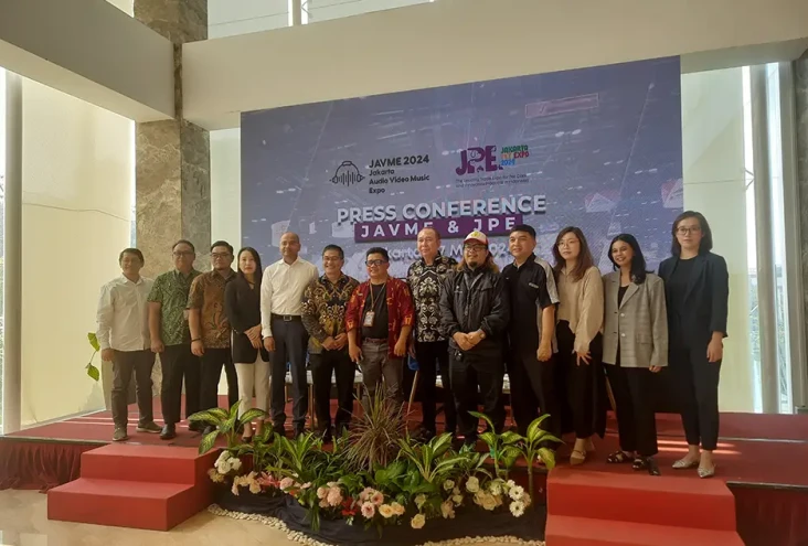 Pamerkan Instrumen Audio...