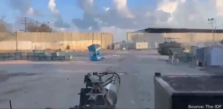 Gaza Membara, Tank-tank...